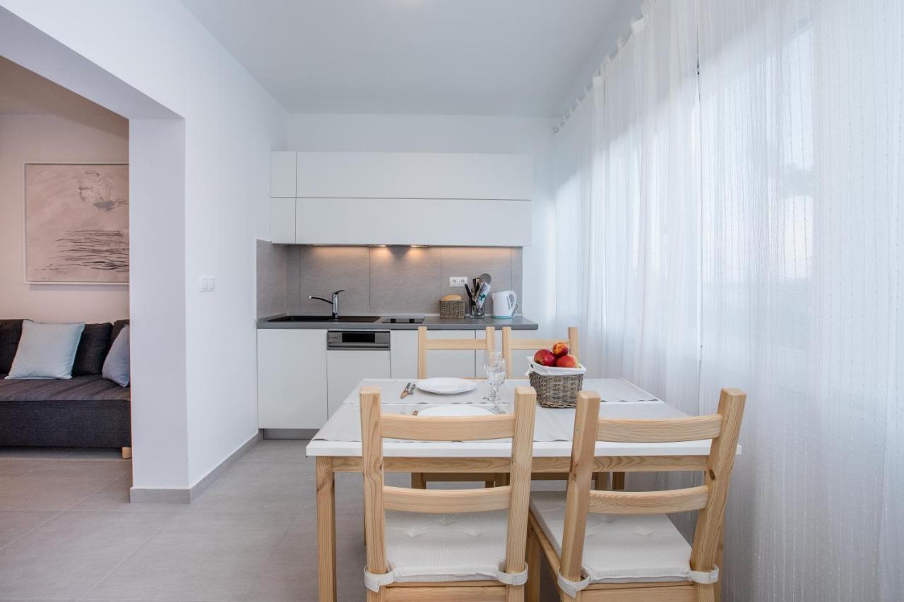 Sunny Apartments Rab Banjol Екстер'єр фото