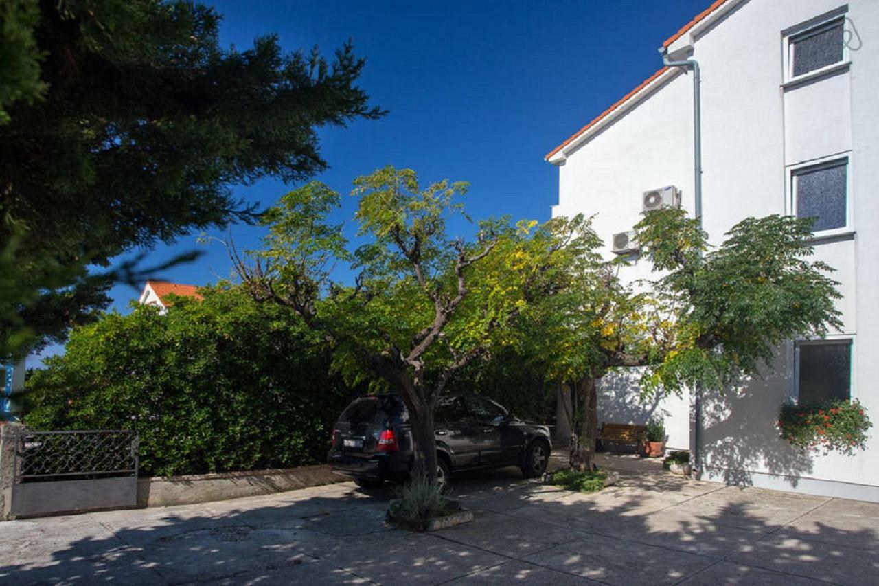 Guest House Mazuth II Banjol Екстер'єр фото